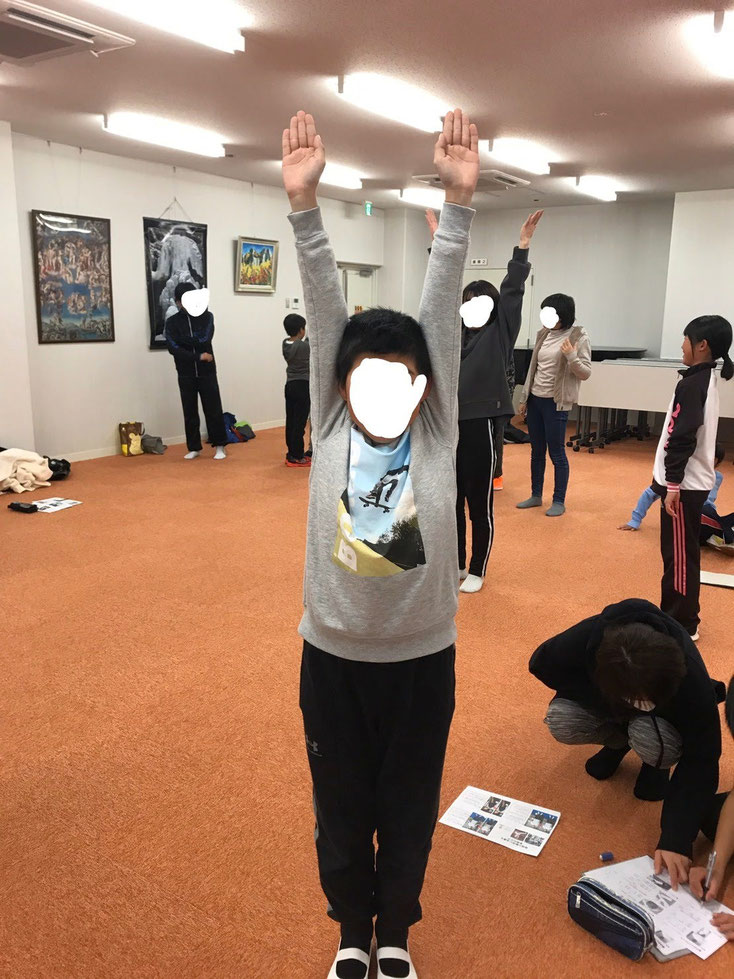 肩関節の痛み　姿勢　姿勢改善　肩甲骨　肩甲骨はがし　肩甲骨痛み　背中の痛み　野球肩の原因　野球肩原因　野球肩治し方　野球肩体操　野球肩ストレッチ　野球　野球肩　肩が痛い　ピッチャー　リトルリーガーズショルダー　腱板損傷　投球傷害　水泳　競泳　腰痛　分離症　分離すべり症　水泳肩スイマーズショルダー　水泳肩　スイマーズショルダー治療　スイマーズショルダー治るのか　岐阜　岐阜市　岐阜市茜部　岐阜市東鶉　岐阜市南鶉　岐阜市中鶉　岐阜市柳津町　羽島市　羽島郡　笠松町　岐南町　茜部　鶉　東鶉　中鶉　南鶉　柳津　笠松　