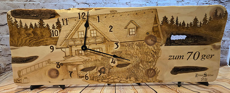 Zirbenuhr, Uhr aus Zirbenholz, Uhr aus Holz, Geschenk zum Geburtstag