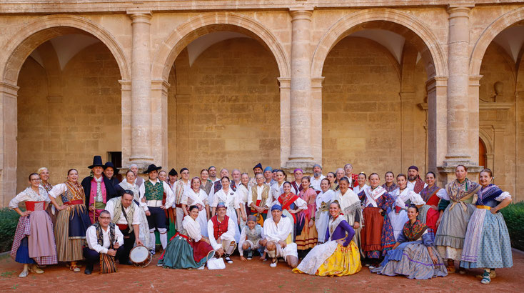 Associació Cultural Grup de Danses Les Postisses