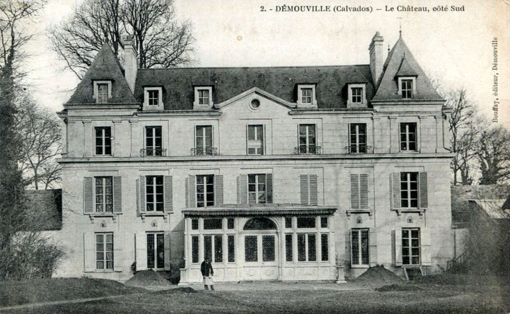 Façade sud (six chiens assis)