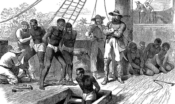 Dessin montrant des marchands d’esclaves qui embarquent des personnes réduites en esclavage sur un navire au large de la côte ouest-africaine. Image datant du XIXᵉ siècle. L’auteur est inconnu. 