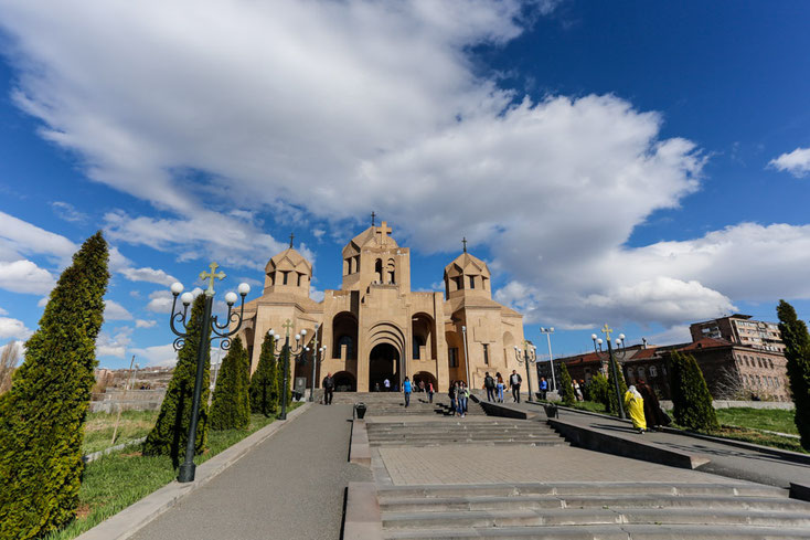 Die St.-Grigor-Lusaworitsch-Kathedrale ist Gregor dem Erleuchter geweiht. 2001 wurde die Kathedrale zum 1700-jährigen Jubiläum der Armenischen Apostolischen Kirche fertig gestellt.