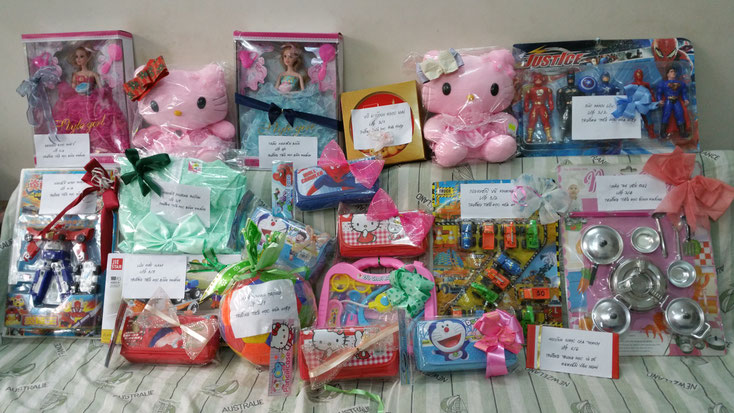 Geschenke, die sie die Kinder aus Cần Giờ gewünscht haben