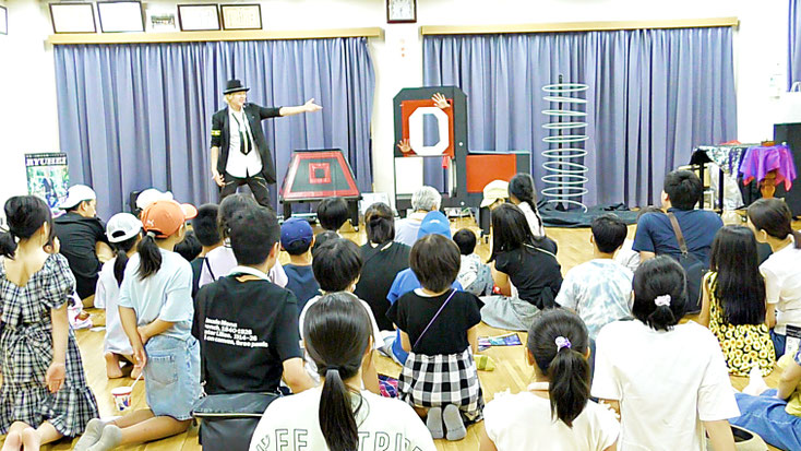 滋賀県彦根市の子ども会のイベントで出張マジシャンRYUHEIのマジックショー
