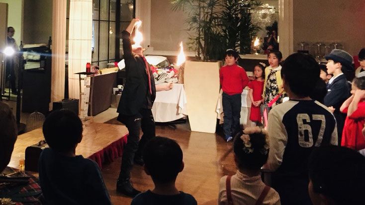 愛知県名古屋市の子ども会にて出張マジシャンのファイヤーマジックショー