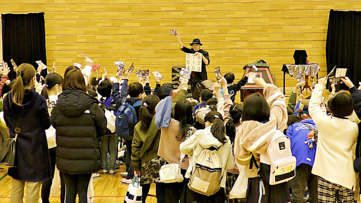 滋賀県草津市の子供会のイベントでマジシャンによる出張マジックショー