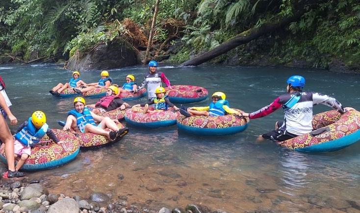 Rio Celeste tubing tour from Hotels in La Fortuna and Arenal Volcano area