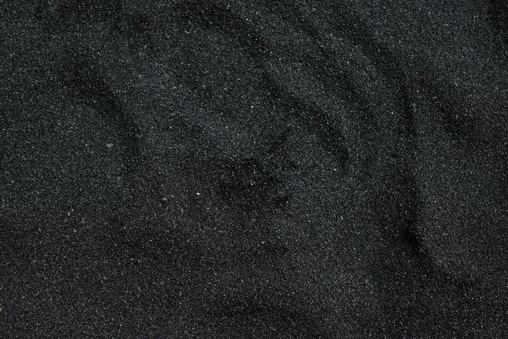 propriétés vertus shungite minéral shungite argentée brute pierre de protection shungite noble shungite pure naturelle labradorite améthyste chakras cristal chakra racine chakra coronal chakra coeur enracinement mise à la terre libération énergie nature