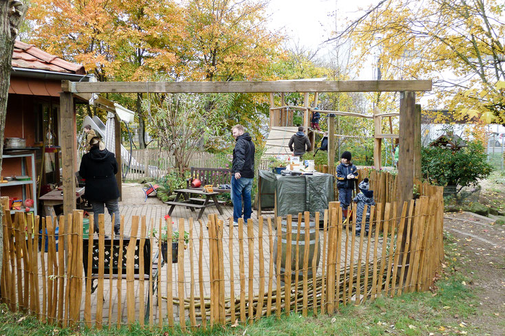 Herbstliches aufräumen im Waldorfkindergarten Dinslaken