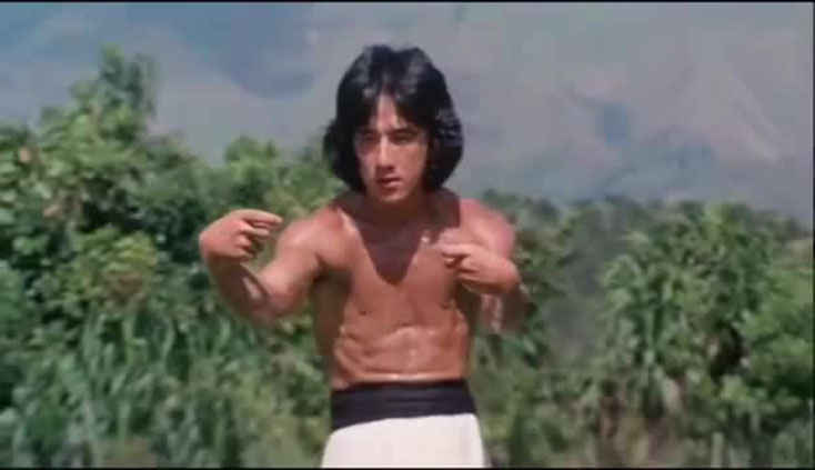 那位醉酒的仁兄,相信亦都沒有學過功夫...(《醉拳》電影截圖)