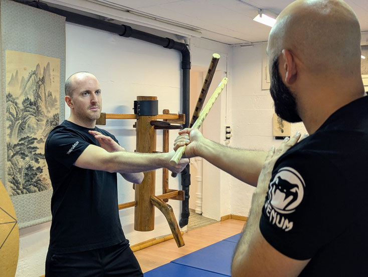 Kung Fu, Kampfsport, Kampfkunst, Wing Chun Kung Fu, Selbstverteidigung für Frauen: Kampfkunstschmiede Zürich Oerlikon. Selbstverteidigungskurs Frauen. Fit werden, stärker werden dank Kung Fu.
