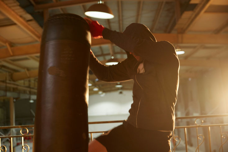 Kung Fu, Kampfsport, Kampfkunst, Wing Chun Kung Fu, Selbstverteidigung: Kampfkunstschmiede Zürich Oerlikon. Selbstverteidigungskurs für Männer und Frauen. 