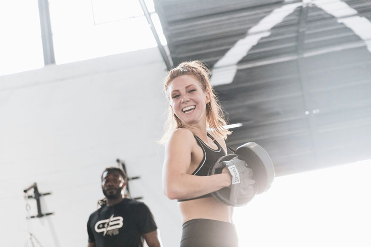 Kung Fu, Kampfsport, Kampfkunst, Wing Chun Kung Fu, Selbstverteidigung für Frauen: Kampfkunstschmiede Zürich Oerlikon. Selbstverteidigungskurs Frauen. Fit werden, stärker werden dank Kung Fu.
