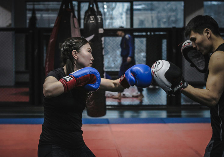 Kung Fu, Kampfsport, Kampfkunst, Wing Chun Kung Fu, Selbstverteidigung: Kampfkunstschmiede Zürich Oerlikon. Selbstverteidigungskurs für Männer und Frauen. 