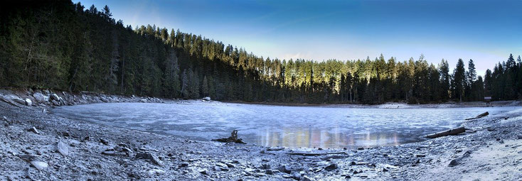 Könnte ein erfrischendes Bad in diesem eisigen Bergsee Betroffenen einer Histaminintoleranz oder einer Mastzellaktivierung vielleicht mehr helfen, als ein prall gefüllter Medikamentencocktail? Zahlreiche Studien legen das zumindest nahe!