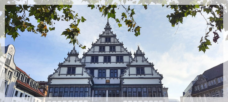 Der Giebel des Paderborner Rathauses ist ein Musterbeispiel der Weserrenaissance
