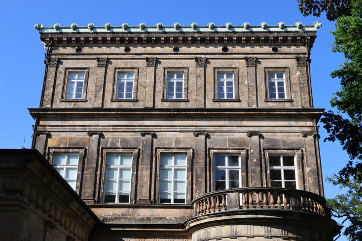 Seitenfassade Musikhochschule Detmold - Aufnahme mit Canon R 10