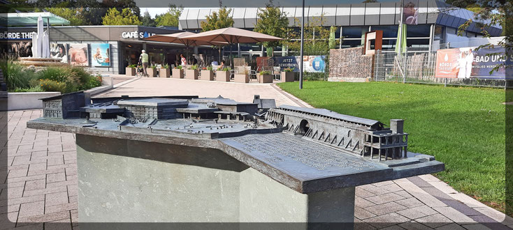 Die Boerde Therme zum entspannen, das Gradierwerk und sein Bronzemodell befinden sich im Kurpark von Bad Sassendorf