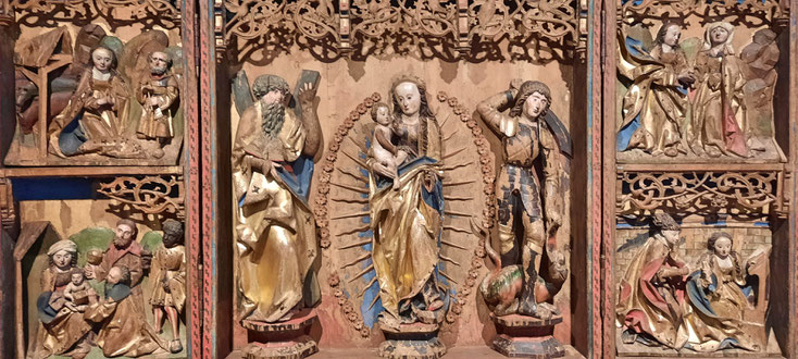 Spätgotischer Marienaltar um 1490 gefertigt: Mittelteil die heilige Maria, Andreas und Georg, Seitenflügel: Darstellungen aus dem Marienleben/ Quelle: Ausstellung LVR-Niederrheinmuseum Wesel
