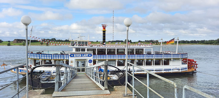 Leben auf dem Wasser - Rheinfahrt mit der River Lady wie in alten Zeiten ab Schiffsanleger Wesel