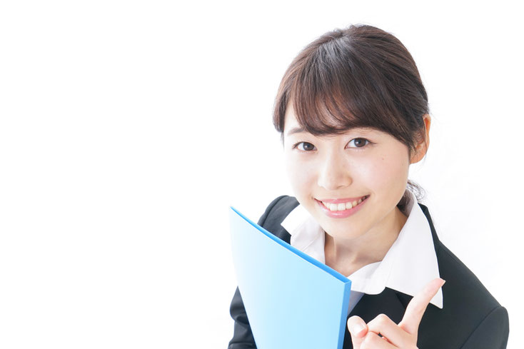 社会保険労務士が入社・退社や育児休業などの社会保険・労働保険手続きを代行するイメージ