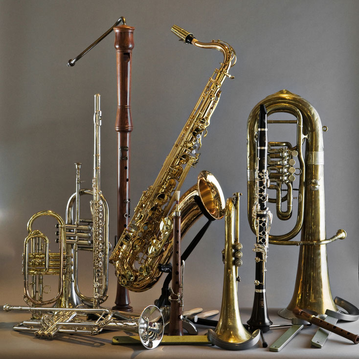 Acoustique & Mécanique intervient sur tous les instruments à vent, tels que les flûte, clarinette, hautbois, basson, fagot, cornet, bugle, cor, trombone