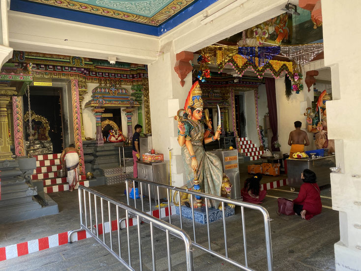 Im Sri Mariamman Tempel