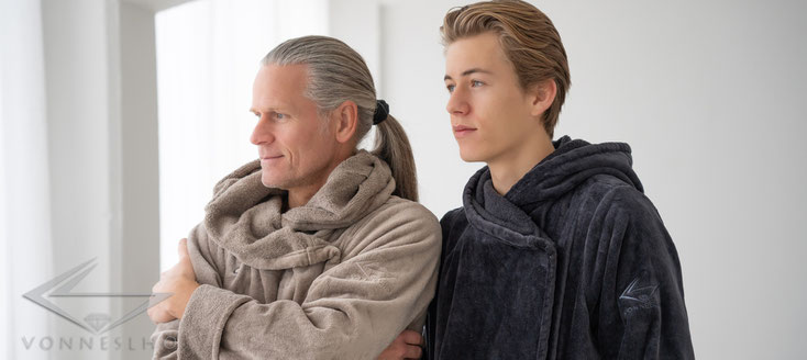 Bio Bademantel extra lang sehr weich und faluschig Luxusbademantel Designerbademantel Bathrobe & Morgenmantel