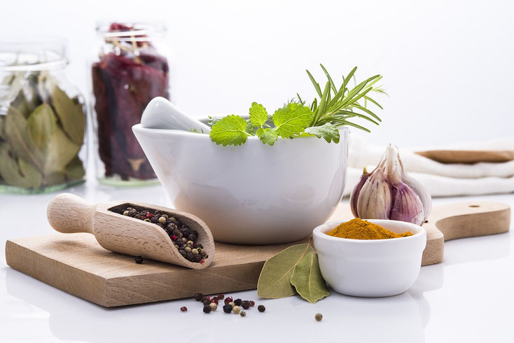 Heilpraktiker, Frankfurt, Kristallbett, Eschersheim, Magen, Darm, Akupunktur, Schröpfen, Gewichtsreduktion, Kalorien, Burnout, Detox, Schwangerschaft, Stress, Ernährungsberatung, Psychotherapie, Hypnose Abnehmen, Schmerzen, Allergie und Haut, ThetaHealing
