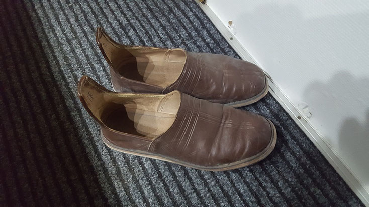 Die neuen "täglich" Schuhe...hier schon drei Wochen im harten Einsatz. Ziegenleder und Sohle aus Autoreifen