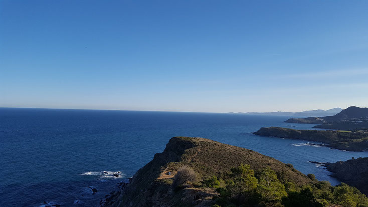 Die letzte Landzunge, dort am Horizont, ist schon Spanien