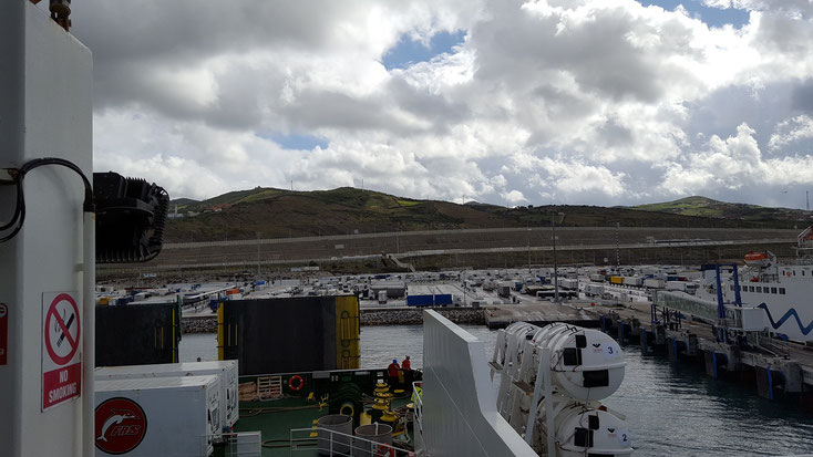 ..und Hallo Tanger-Med. Kein schöner Hafen, aber modern und effizient