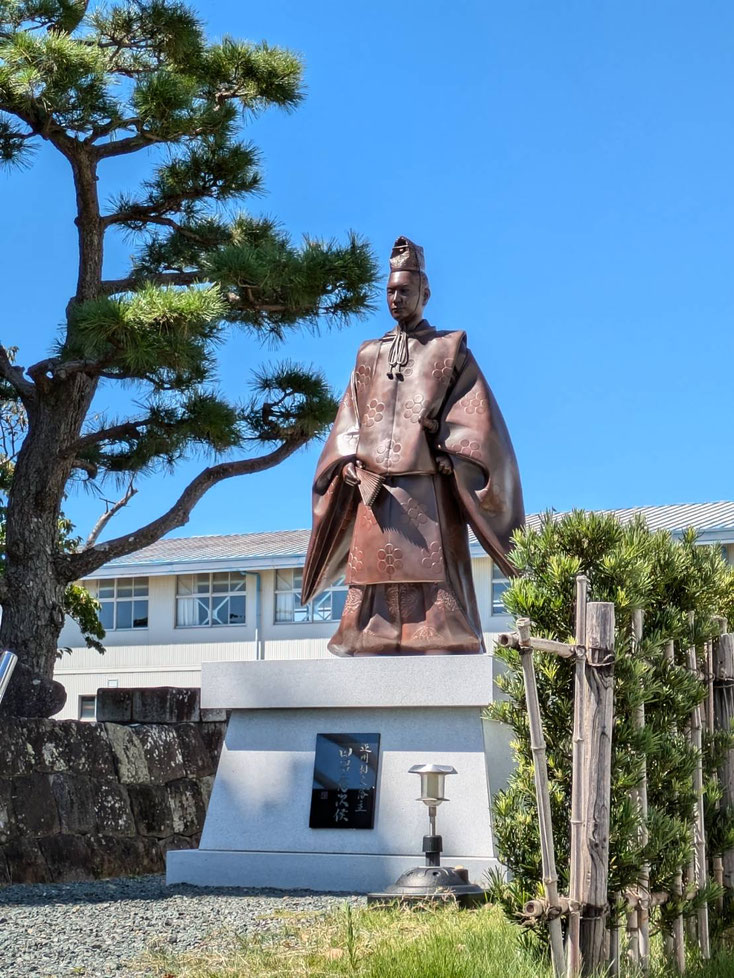 田沼意次の銅像 - 彦根のあみさんぽ