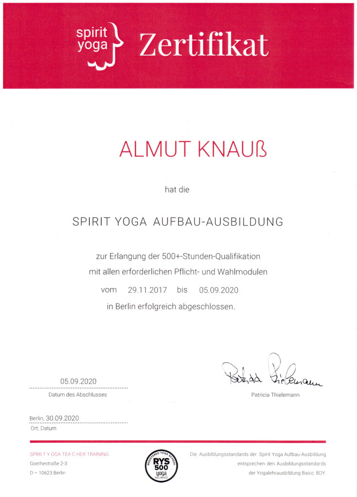 Zertifikat Almut Knauß "500h Yoga Teacher"