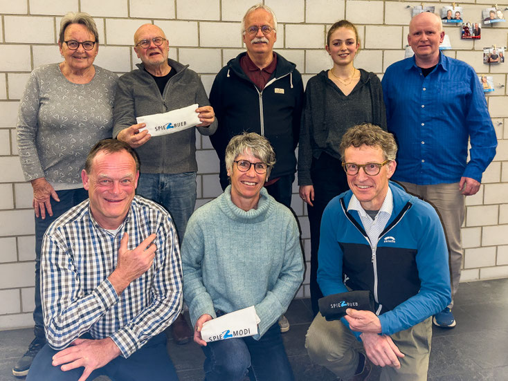 Hinten v.l.n.r: Louise Bamert, Werner Stalder, Christoph Buri, Cristina Seiler, Andreas Jaun. Vorne v.l.n.r.: Ronald Andrist, Tanja Bettler, Sepp Zahner