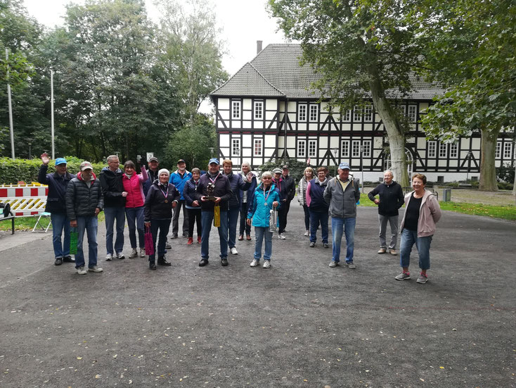 Siegerehrung mit Coronaabständen nach dem Herbstturnier 2020