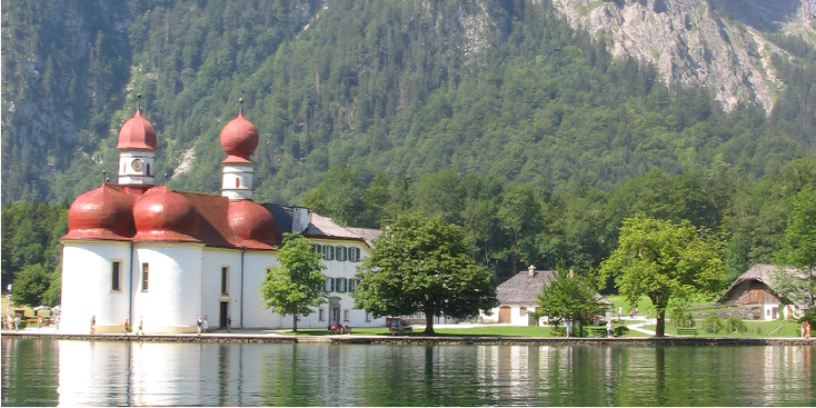 Sint-Bartholomeüskerk-Konigsee-Berchtesgaden-kapel-meer-Duitsland