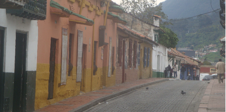 Bogota-La-Candelaria-buurt-straatleven-Colombia