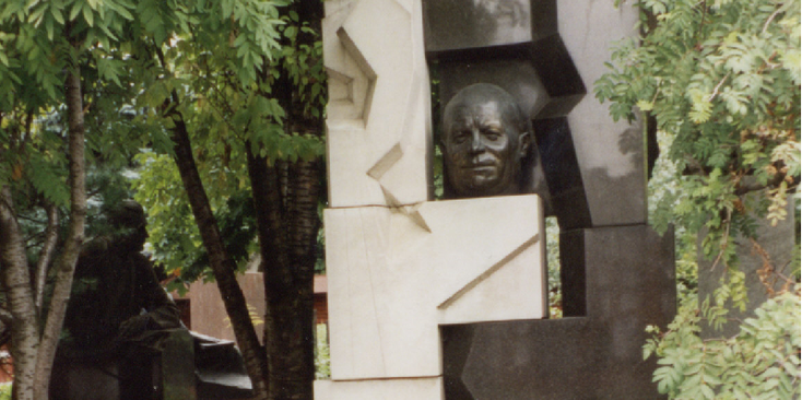 Nikita-Kruschev-graf-tombe-president-Novodevichy-begraafplaats-Moskou-Rusland