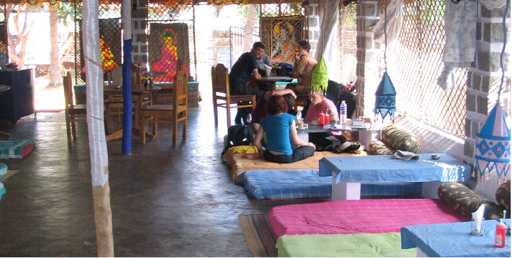 Goutami-hostel-guesthouse-Hampi-matras-