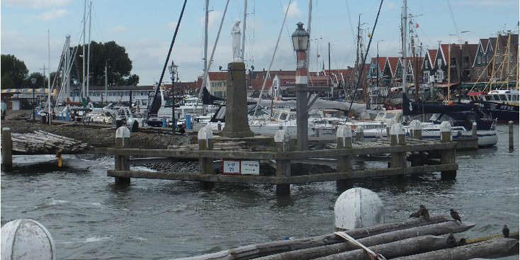 Volendam-haven-boten-de-dijk-Nederland