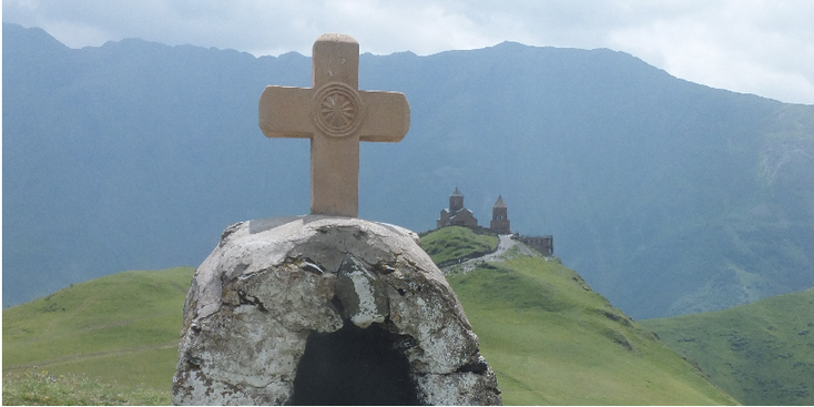 Kazbegi-Tsminda-Sameba-Georgië-klooster-kerk-berg-Kaukasus