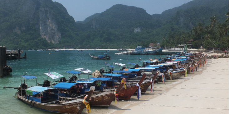 Ko-Phi-Phi-bootjes-Bay-baai-Thailand-strand