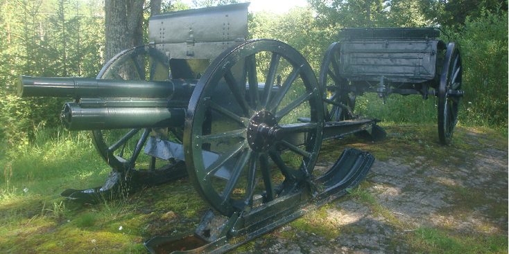 Hattuvaara-kanon-ski-helden-huis-museum-Taistelijan-Talo-Finland