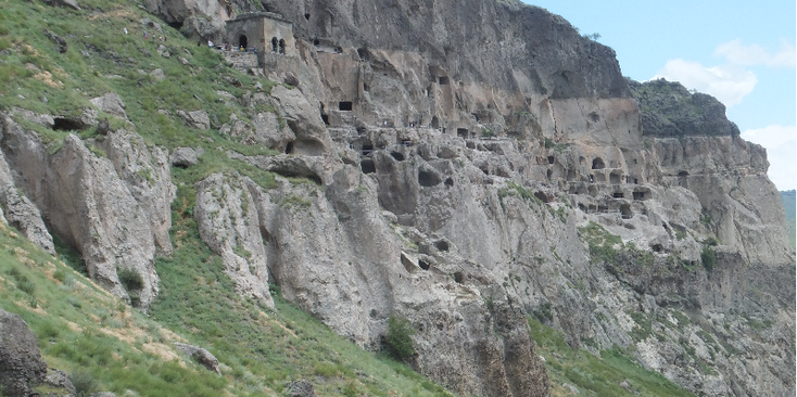 Vardzia-grotten-monniken-stelsel-Georgië