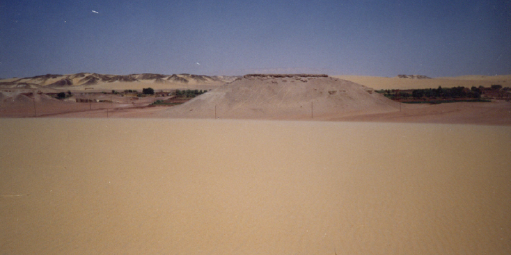 Al-Gedida-woestijn-zand-oase-Mut-Dakhla-Egypte