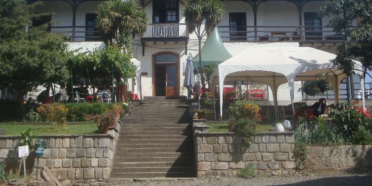 Addis-Ababa-Ethiopië-Itegue-Taitu-hotel-terras