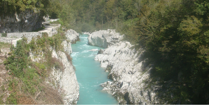 Soca-vallei-rivier-Kobarid-azuur-Slovenië
