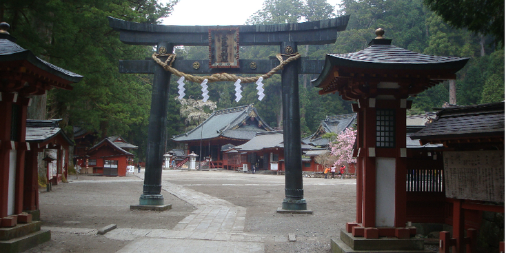 Nikko-Futarasan-jinja-tempel-pagoda-Japan