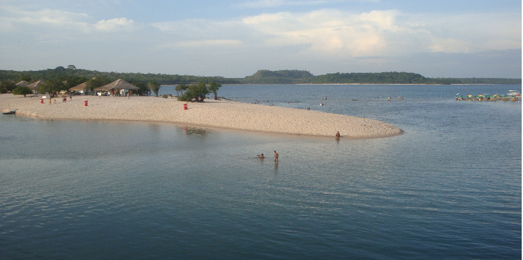 Alter-do-Chao-Island-Brazilie-Amazone-rivier-zand